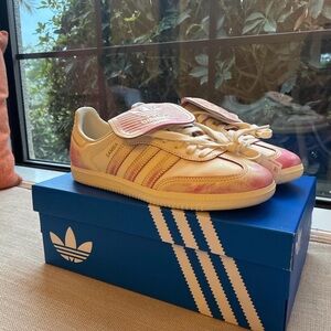 Adidas women’s Sneakers - Pink and Cream